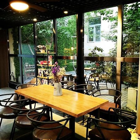 Lantian Garden Hostel Csingtao Kültér fotó