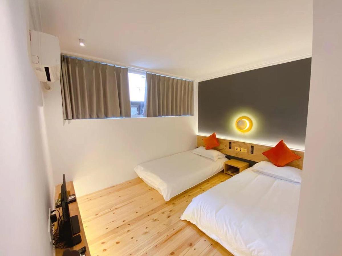 Lantian Garden Hostel Csingtao Kültér fotó