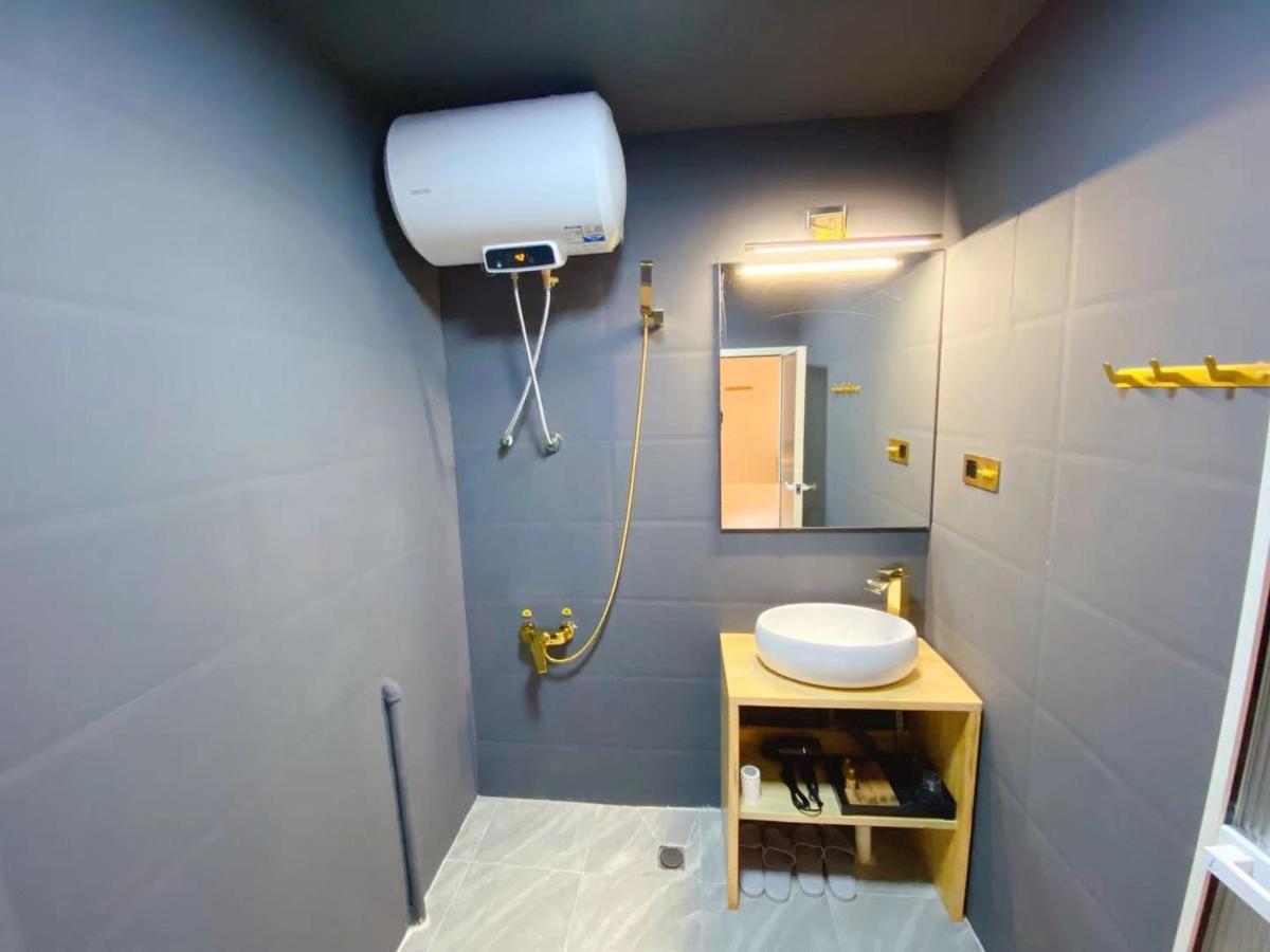 Lantian Garden Hostel Csingtao Kültér fotó