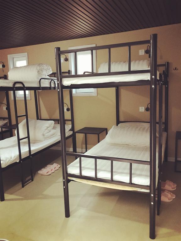 Lantian Garden Hostel Csingtao Kültér fotó