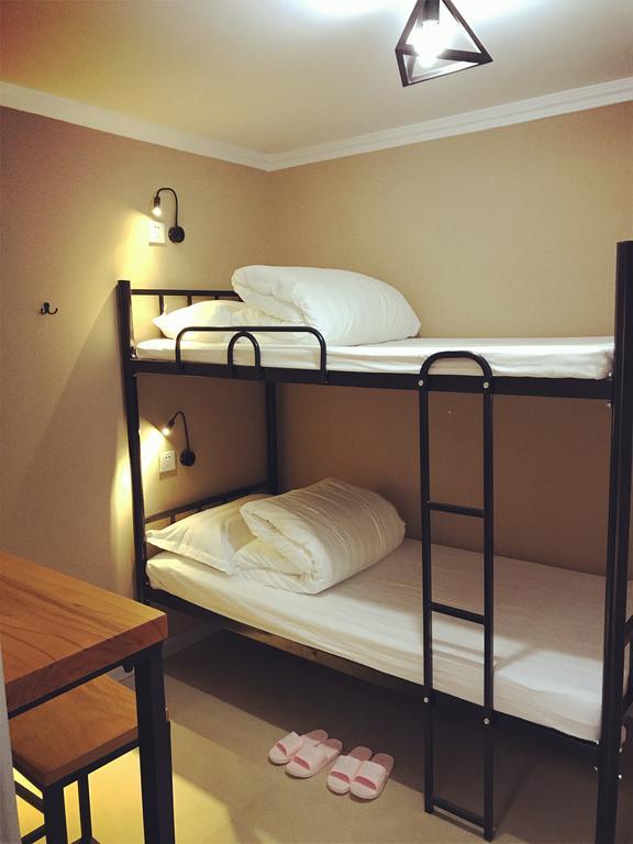Lantian Garden Hostel Csingtao Kültér fotó